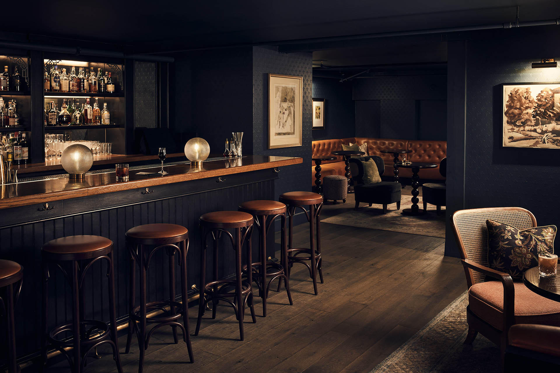 Photo showing the bar area in close proximity to seating areas