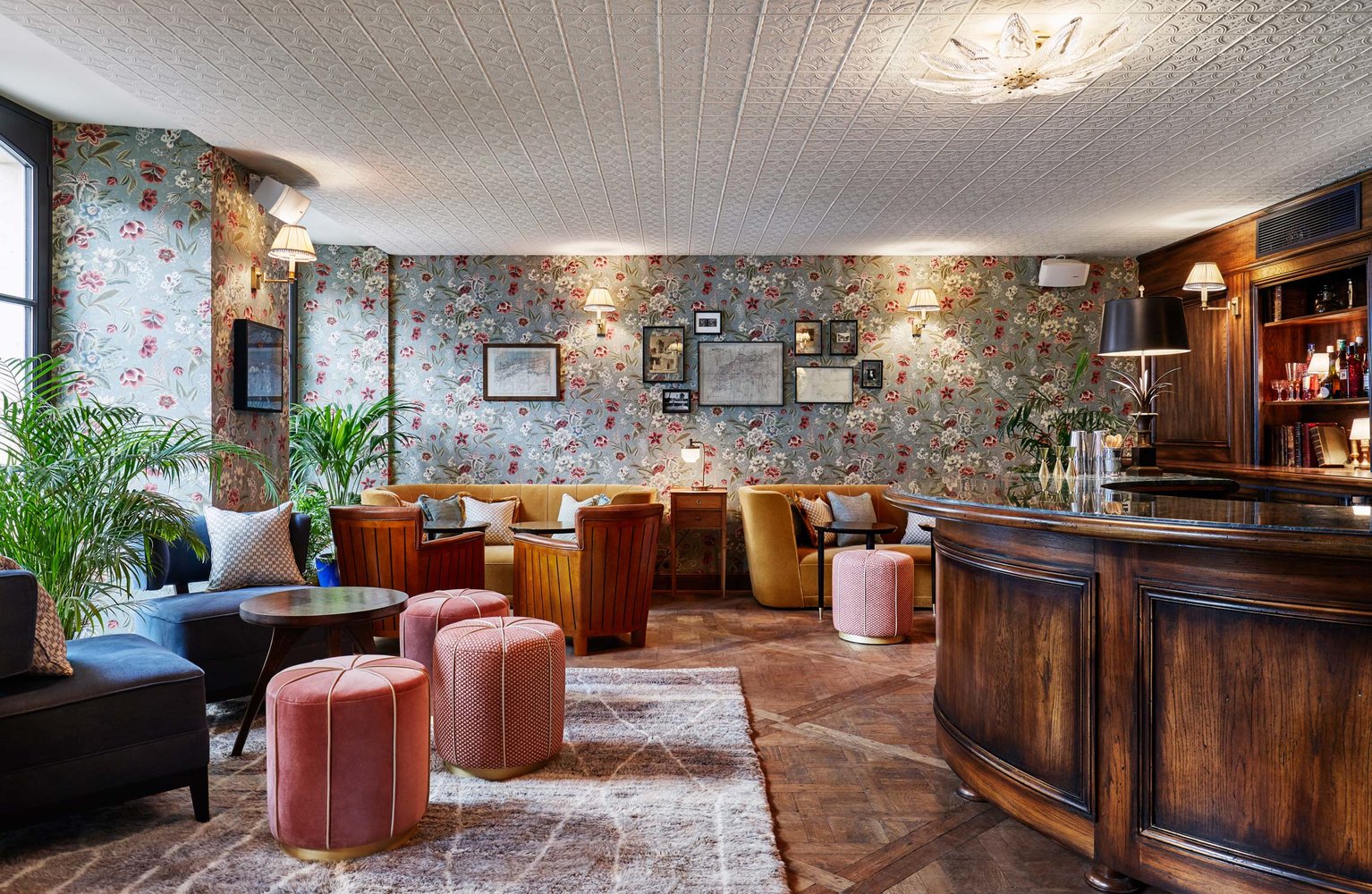 Jacques Private Hire Showing Empty Bar