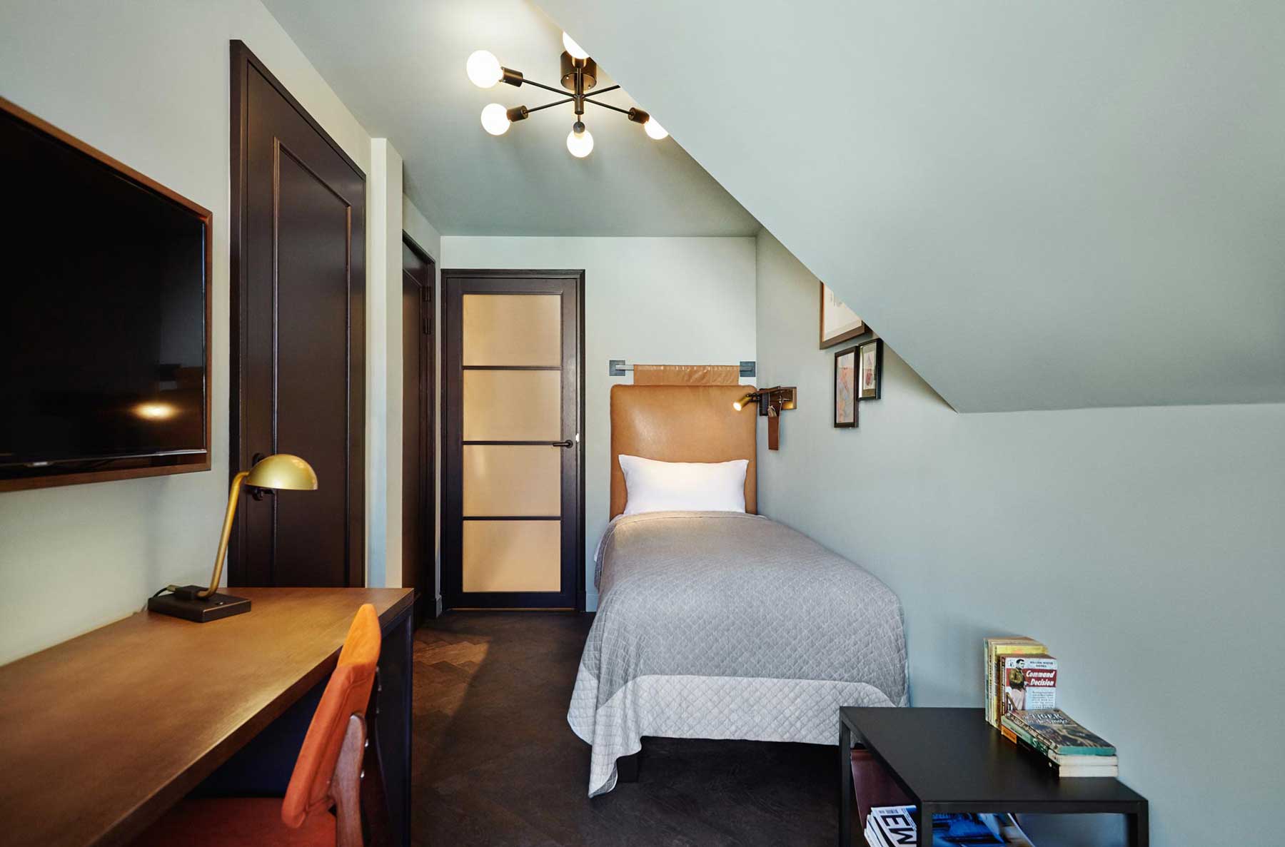 Single bed Shoebox