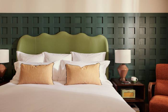 Rome bedroom